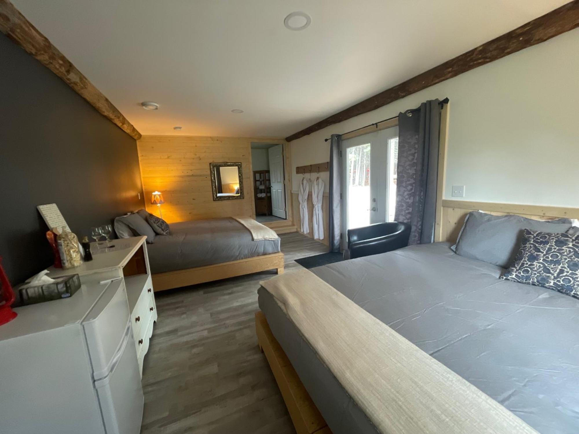 Mount Logan Ecolodge & Retreat Center Haines Junction Eksteriør bilde