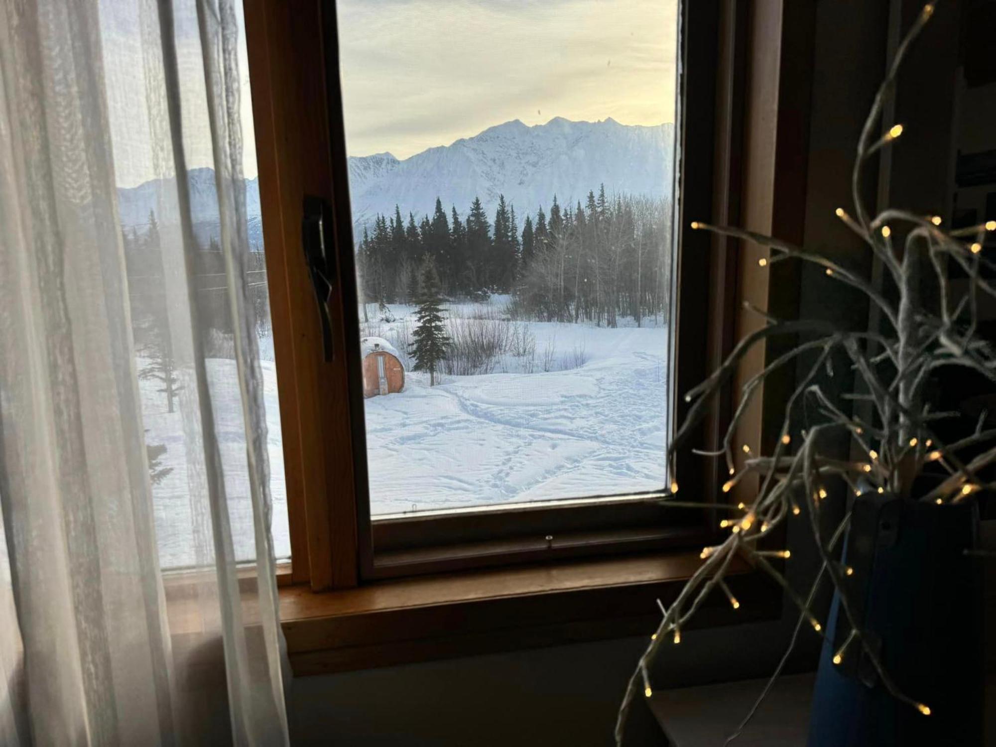 Mount Logan Ecolodge & Retreat Center Haines Junction Eksteriør bilde