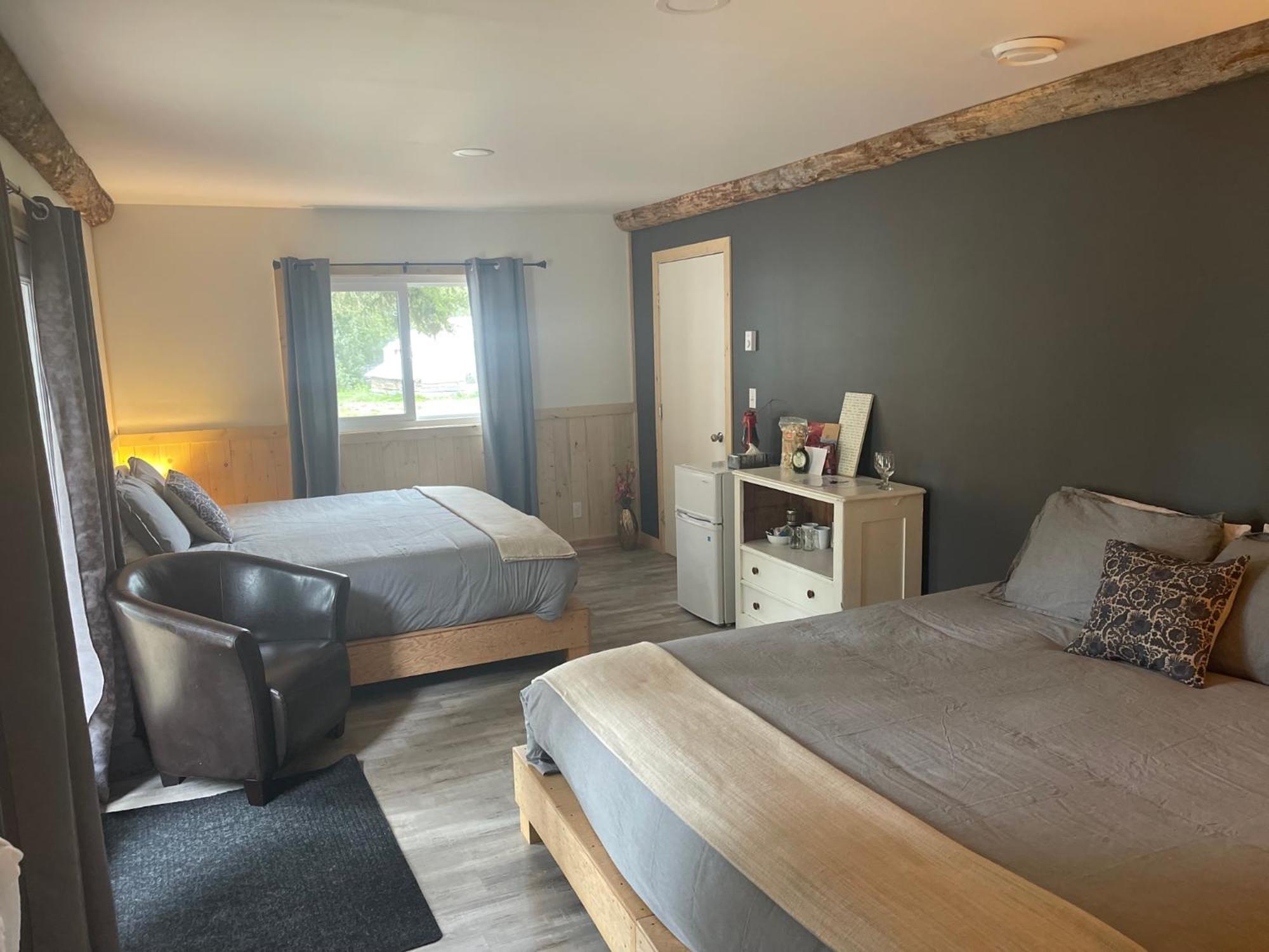 Mount Logan Ecolodge & Retreat Center Haines Junction Eksteriør bilde